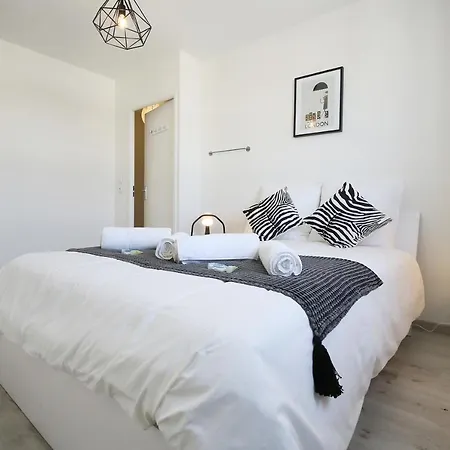 Expat Renting - Le Mosaique - Patte D'oie - Parking Apartment